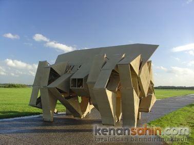 theo jansen's strandbeasts
