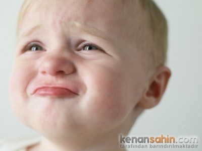 Ağlamaklı bir bebek yüzü